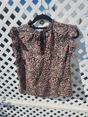 BB Dakota Black Floral Tie-Neck Ruffle Sleeve Top Size Medium GUC